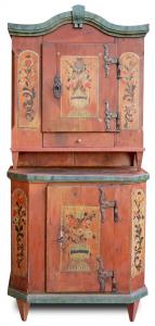 Tirolerischer Schrank, rot bemalt